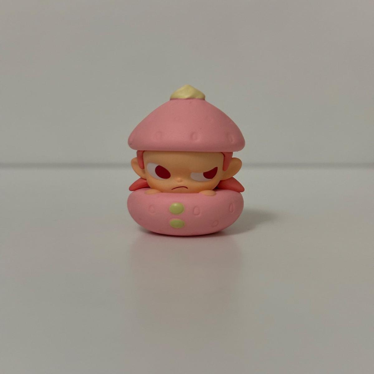 Zsiga - POPMART Strawberry Bean Series